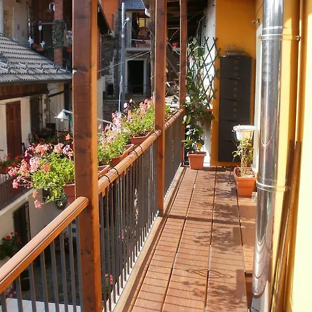 Alojamento de Acomodação e Pequeno-almoço Il Castello Maggiore Con Terrazza Cossogno